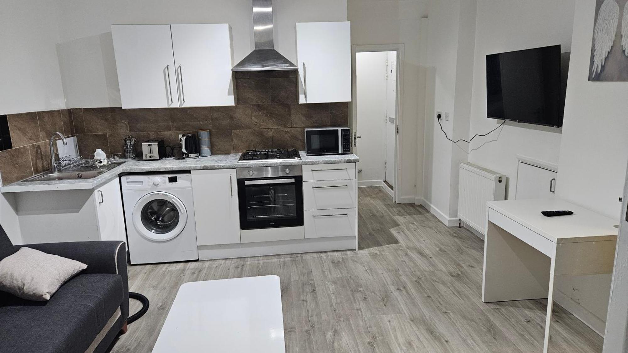 Luxury 2 Bedrooms Flat Leytonstone Лондон Экстерьер фото